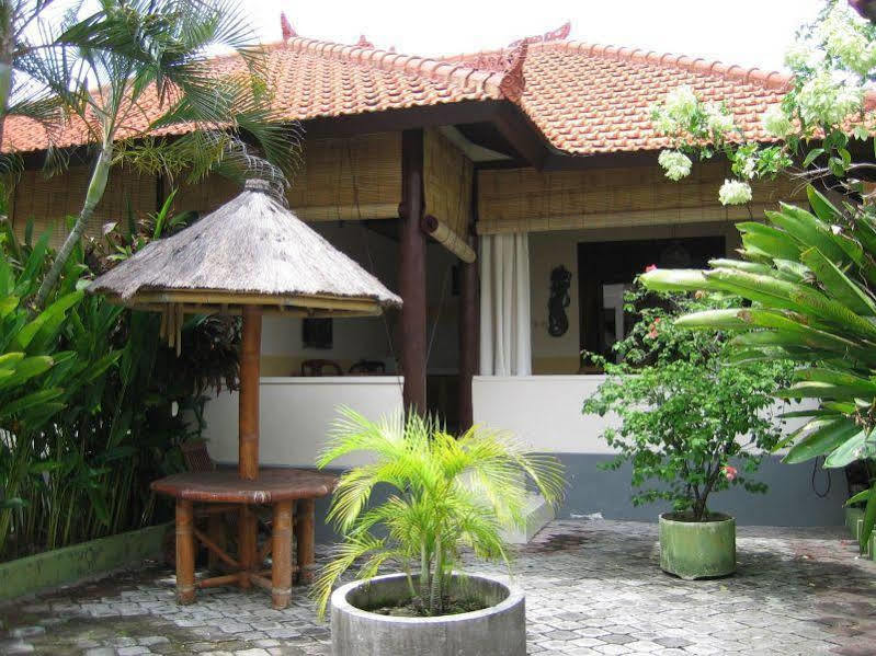 Ombak Putih Bungalows 호텔 누사두아 외부 사진